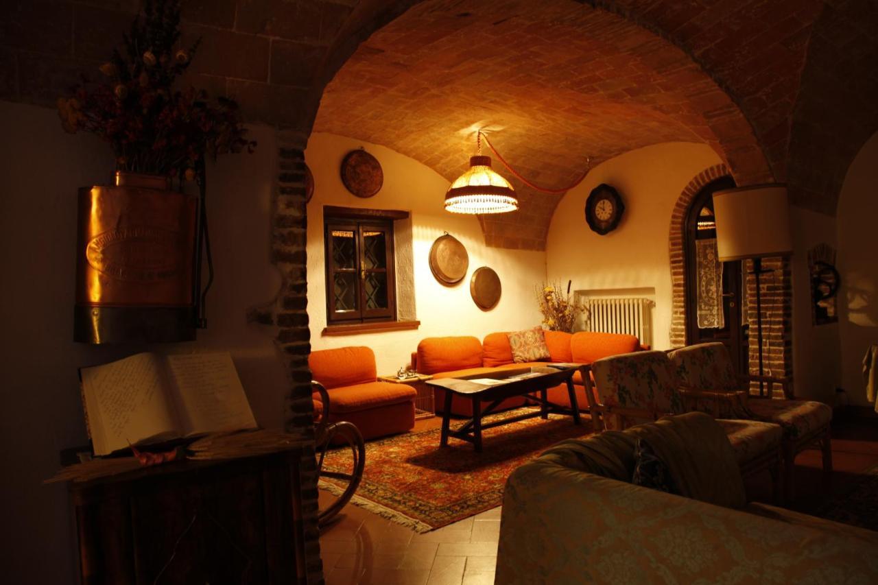 Sassi Bianchi Guest House Sensano Bagian luar foto