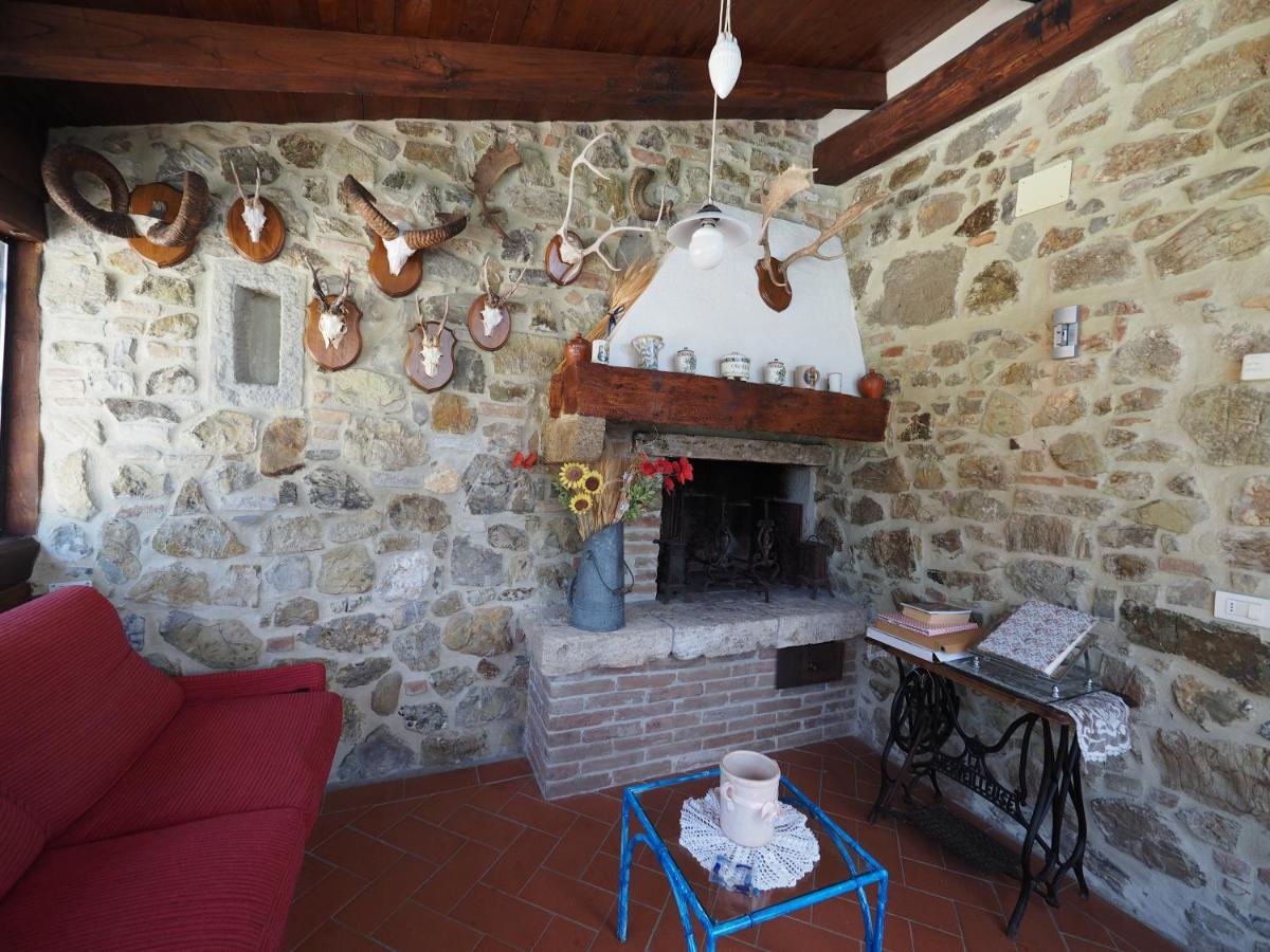 Sassi Bianchi Guest House Sensano Bagian luar foto