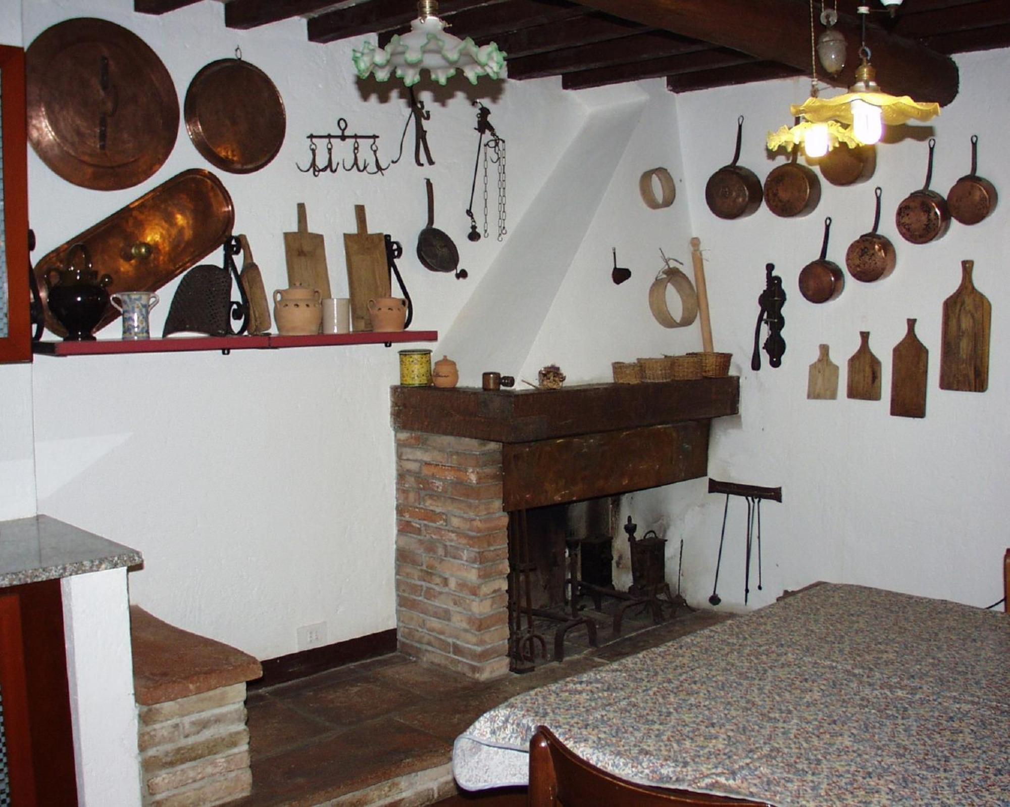 Sassi Bianchi Guest House Sensano Bagian luar foto