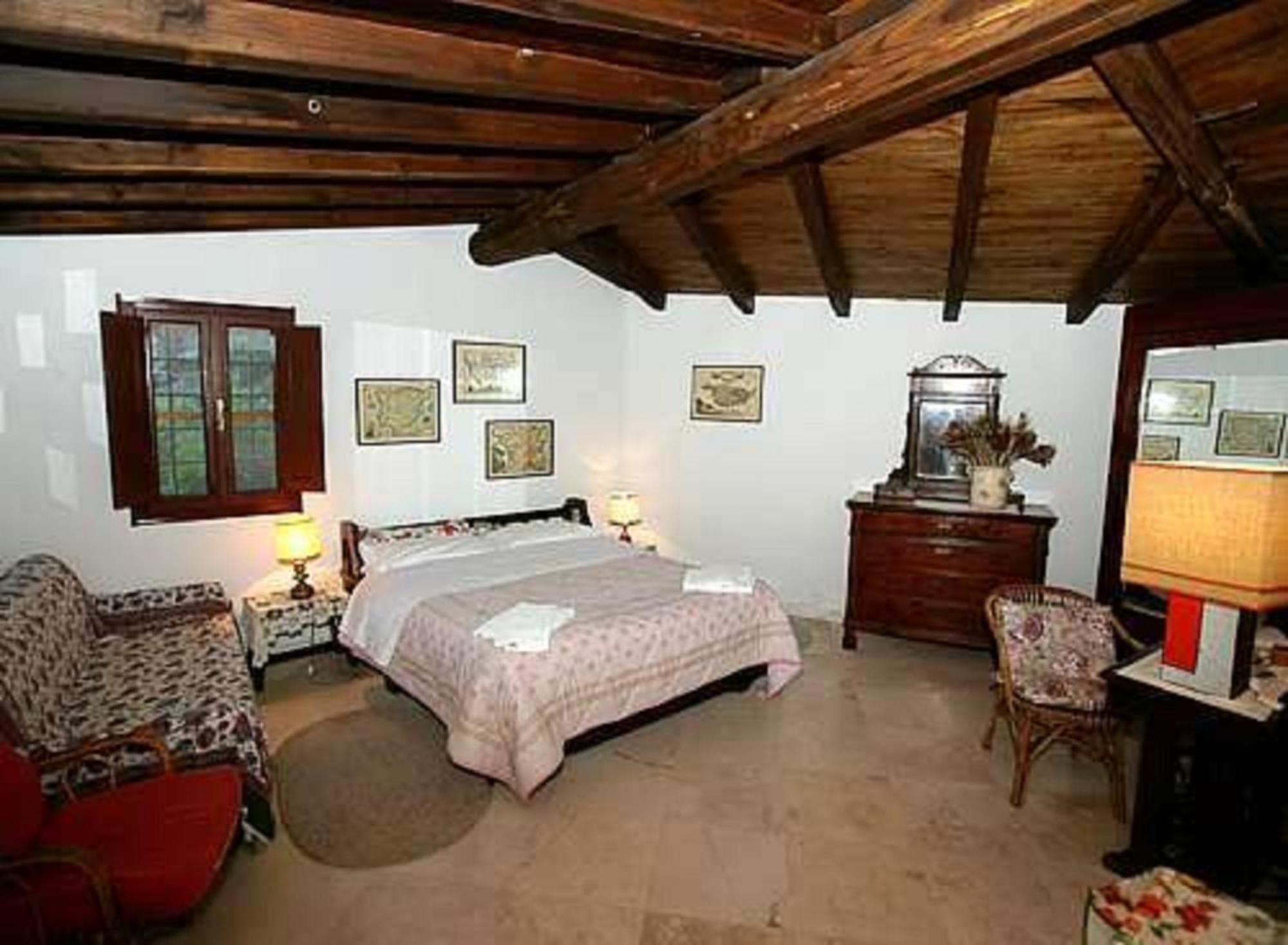 Sassi Bianchi Guest House Sensano Bagian luar foto